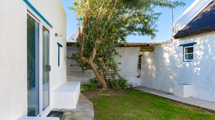 6 Bedroom Property for Sale in Struisbaai Western Cape
